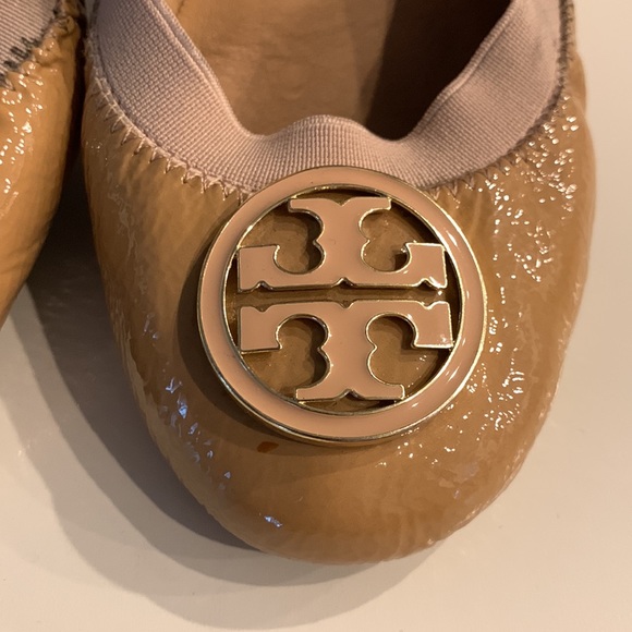 Tory Burch Caroline nude patent leather flats-size 8 - Picture 3 of 14